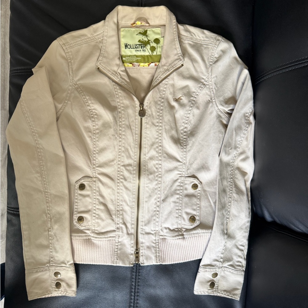 Hollister Women's Light Cream Zip-Up Bomber Jacket Medium /Small